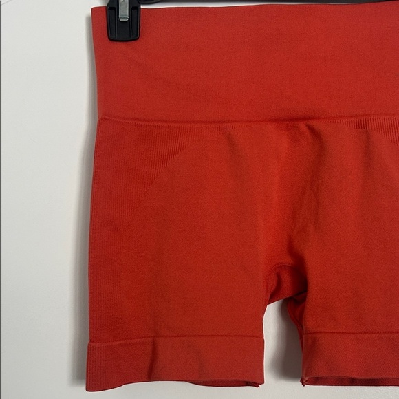 Set Active Sculptflex Biker Shorts in Guava orange size Medium activewear gym - Picture 3 of 8
